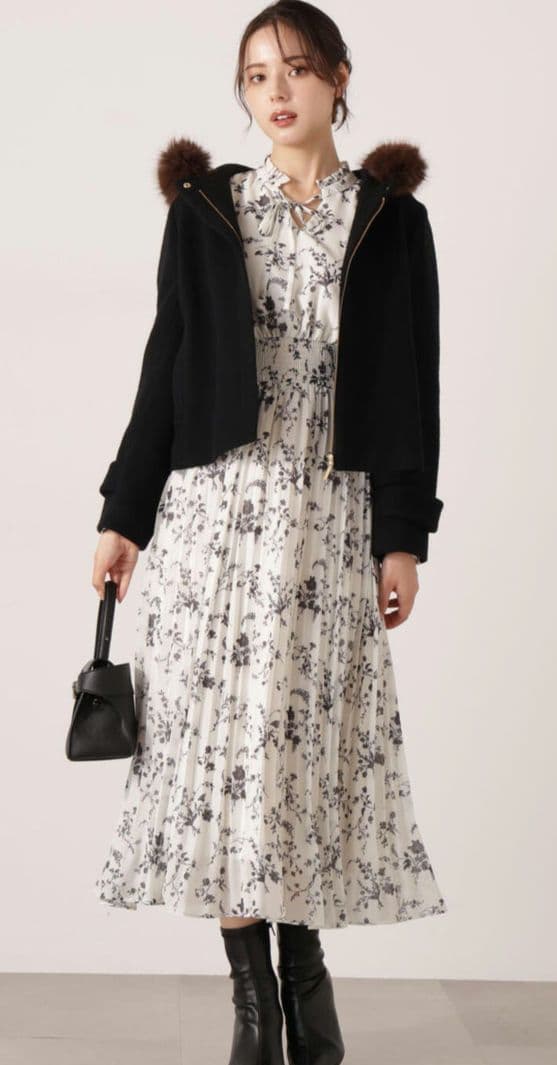 【新品】プロポーションボディドレッシング　花柄プリーツワンピース