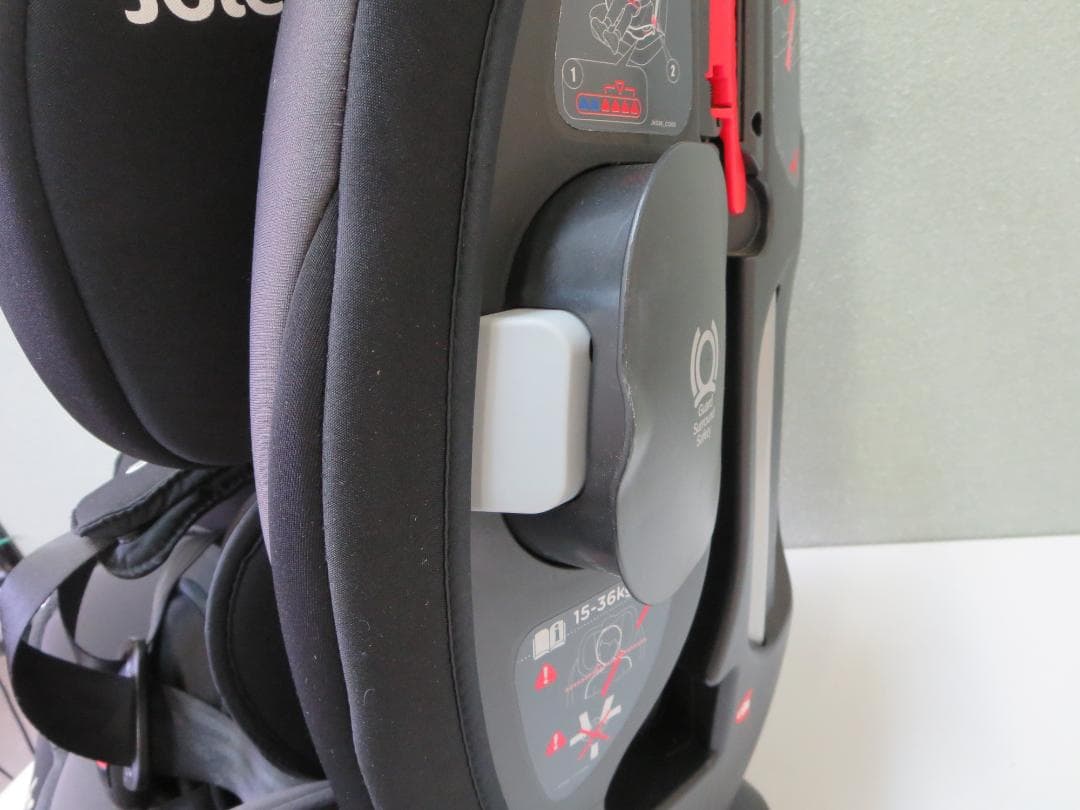 ジョイーJoie　エブリステージ　チャイルドシート　シートベルト固定