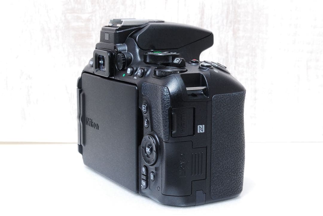 ❤️ ショット数僅か❤️Wi-Fi搭載機❤️ダブルレンズ❤️ Nikon D5600