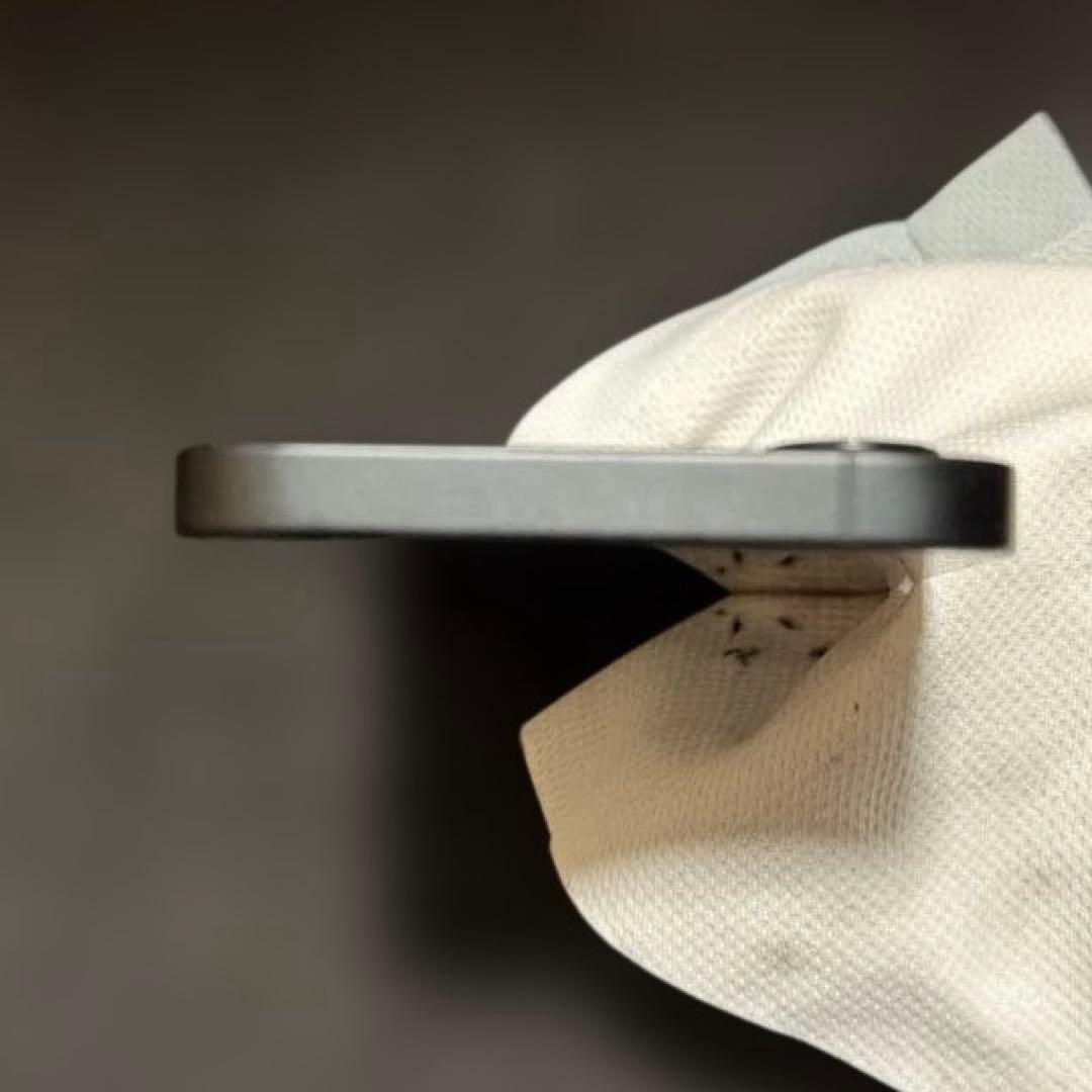 つく　iPhone16e 128GB simフリー