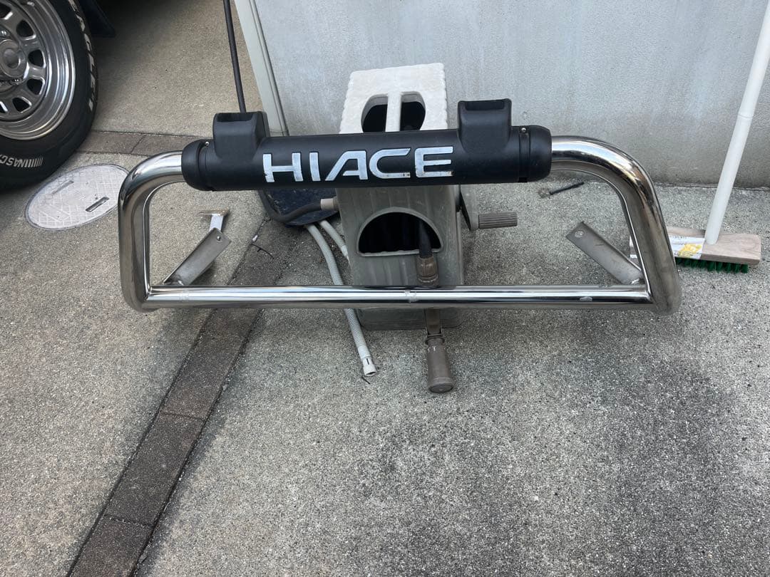 今週末まで値下げ‼️ハイエース100系バンパーガード