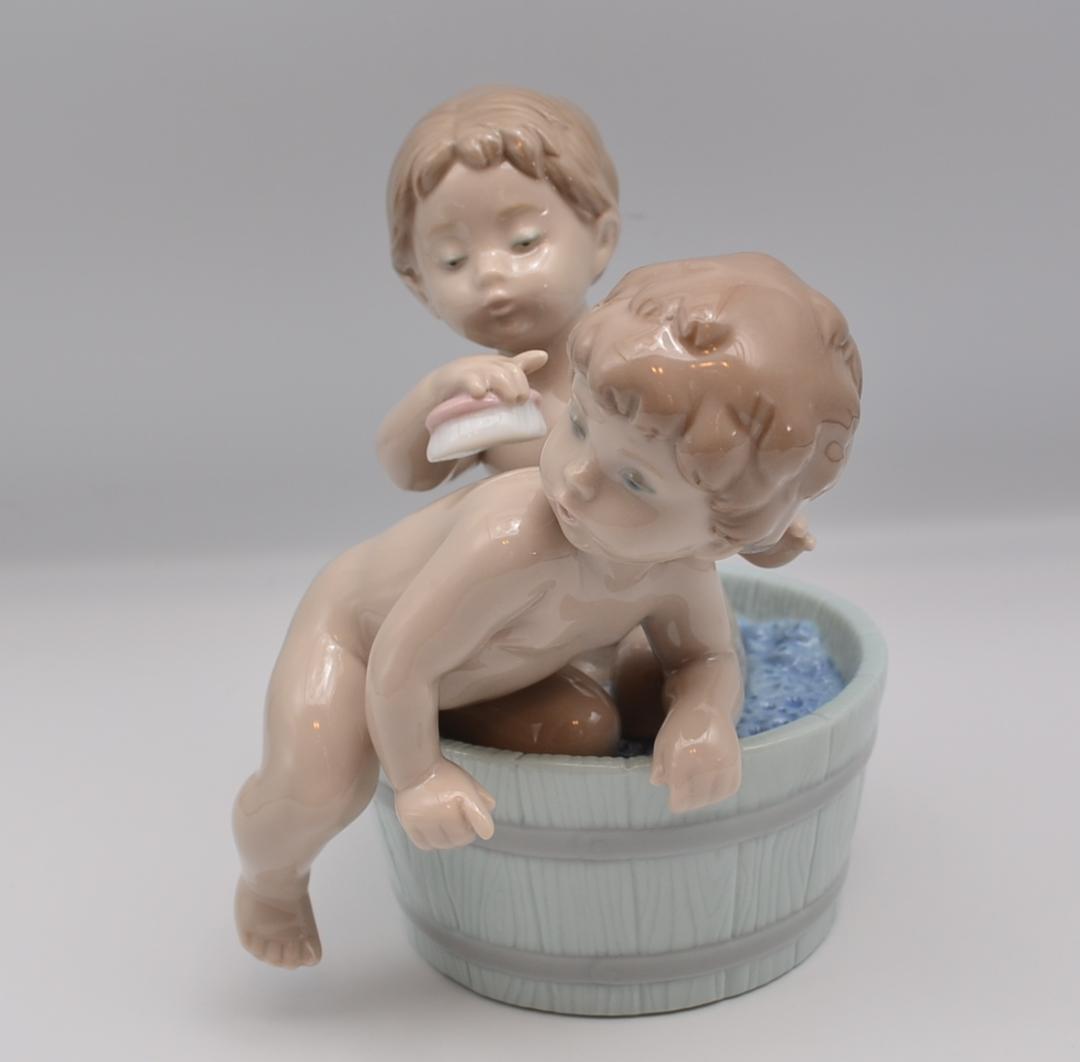 お風呂だよ　＃6411　★リヤドロ　スペイン　ポーセリン　光沢仕上げ　箱付き