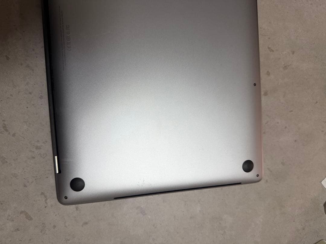 MacBook Pro 15インチ 2018 / 16GB / 256GB