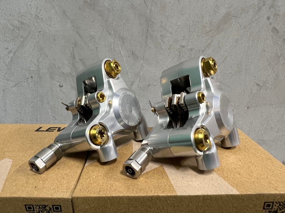 Lewis Road caliper BB2-Ti シルバー