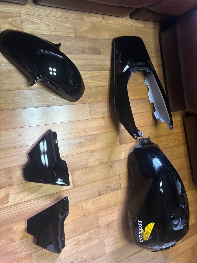 nc42 CB400SF HONDA 外装　タンク　テール　サイドカバ　フェンダ