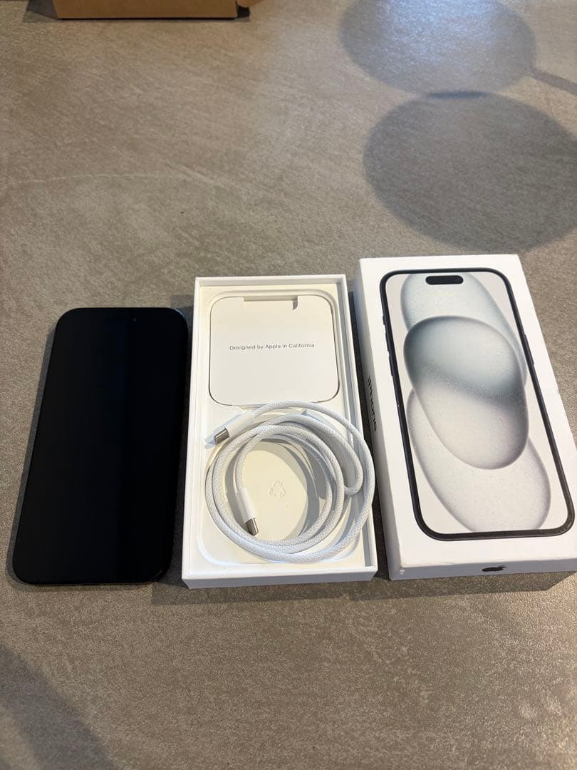 【アント】iPhone 15 ブラック128GB 箱、充電ケーブル付き