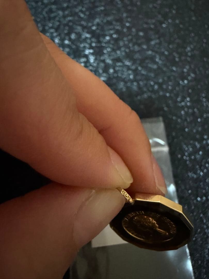 Ｋ18 18金 エリザベス　 ペンダントトップ