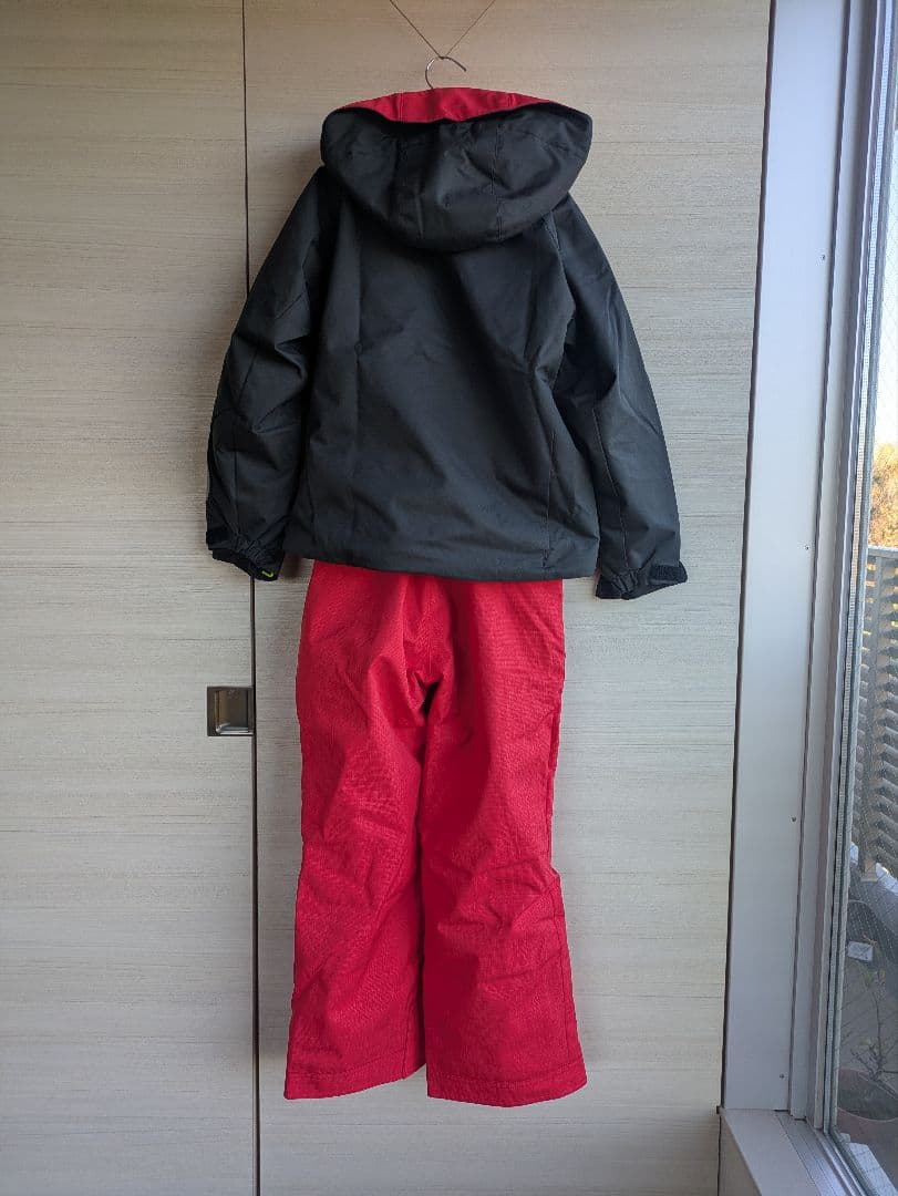 デサント 子ども用スキーウェア /サイズ調整可能 黒/赤 着脱フード付き130
