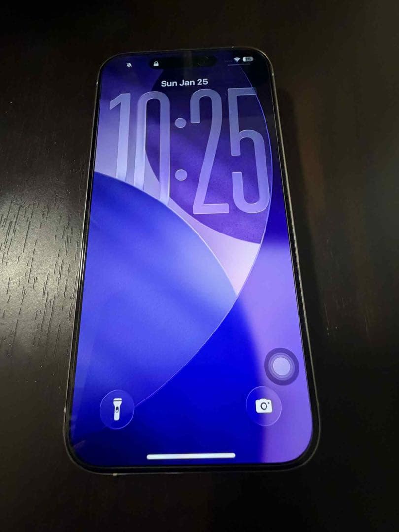 Apple iPhone 15 Pro 256GB ホワイトチタニウム ケース付