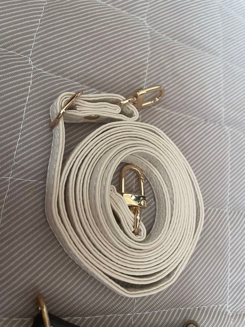 iPhone 16 128GB ホワイト　いろいろおまけ付❣️