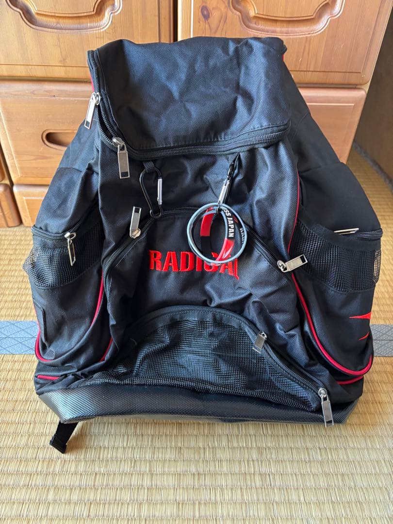 ラディカルフィットネス黒リュックサック　リストバンド３個おまけ！男女兼用！