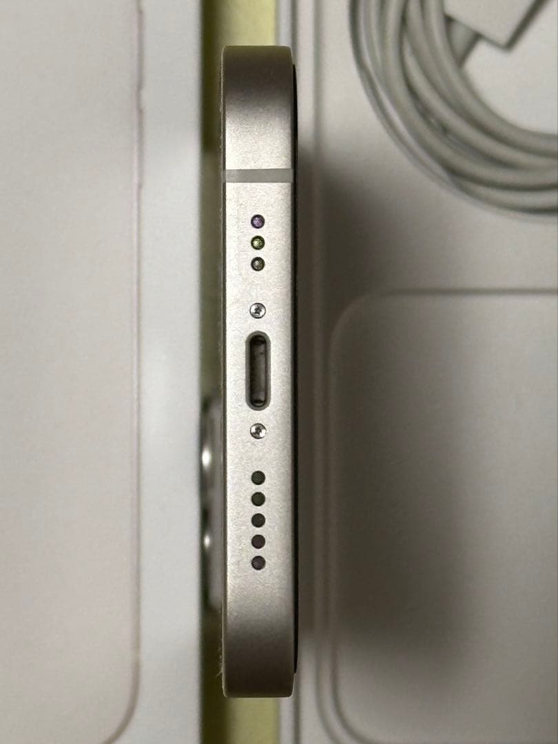 美品✨ iPhone13 スターライト128GB バッテリー純正89%