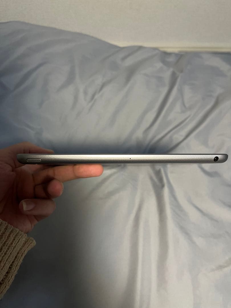 Apple iPad 第6世代 32GB 本体