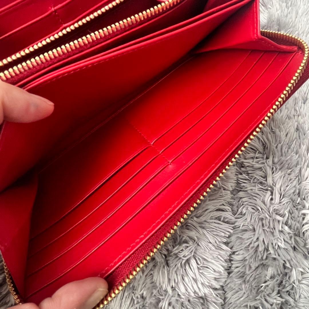 極美品✨PRADA ラウンドファスナー　三角ロゴ　シボレザー　レッド　レディース