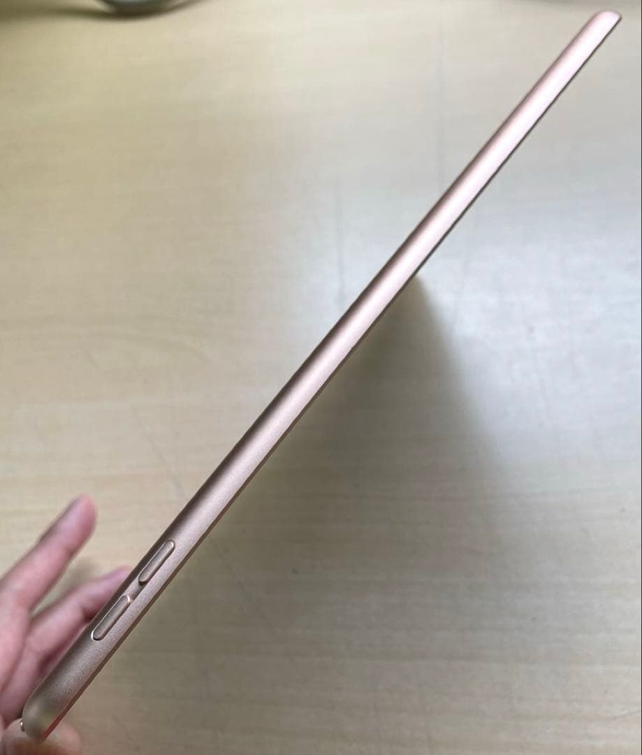iPad 第7世代　A2197 Wi-Fi　ゴールド　128GB 超美品 #1