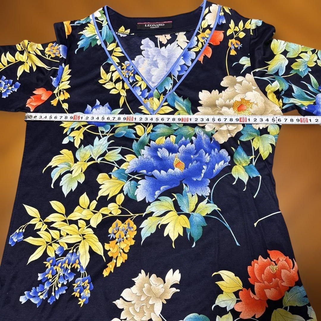 LEONARD レオナール 花柄 カットソー 未使用　コットン100% Vネック