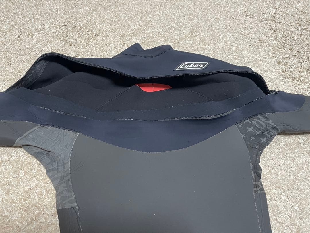 Cyber 5x3mm セミドライフルスーツ　Ｌサイズ