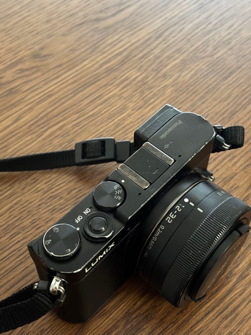 Panasonic GM5 ブラック＋12-32レンズ（純正バッテリー2個）