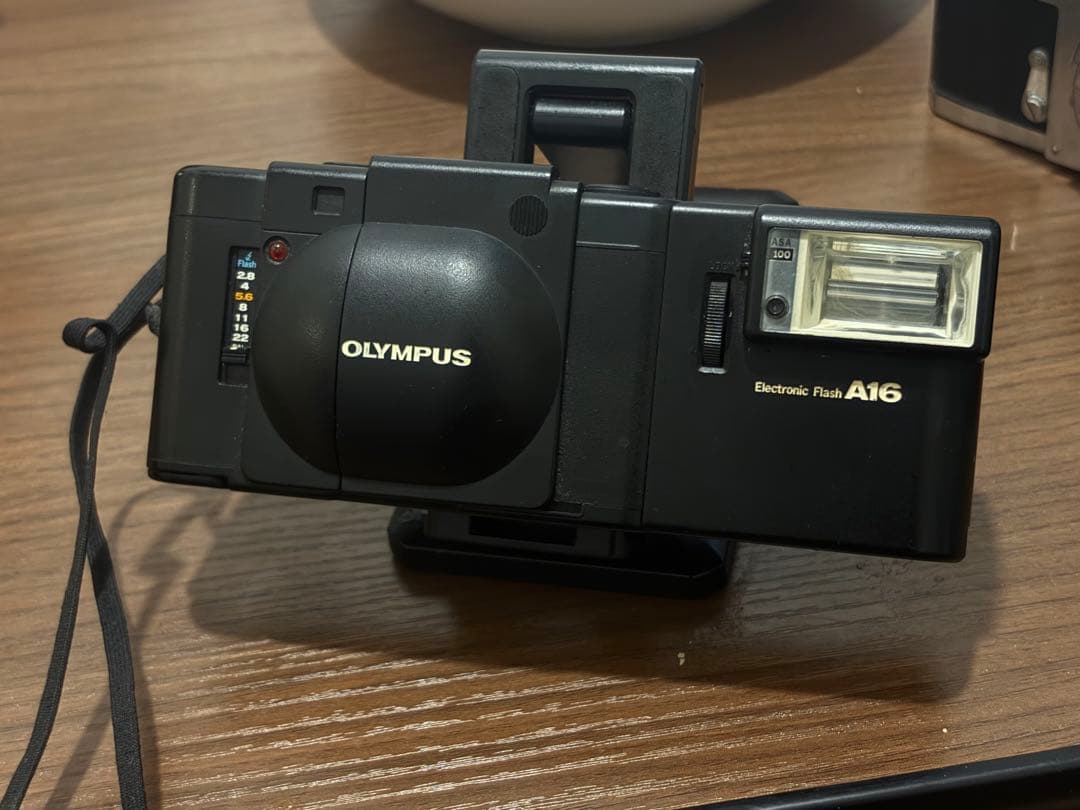 フィルムカメラ Olympus XA