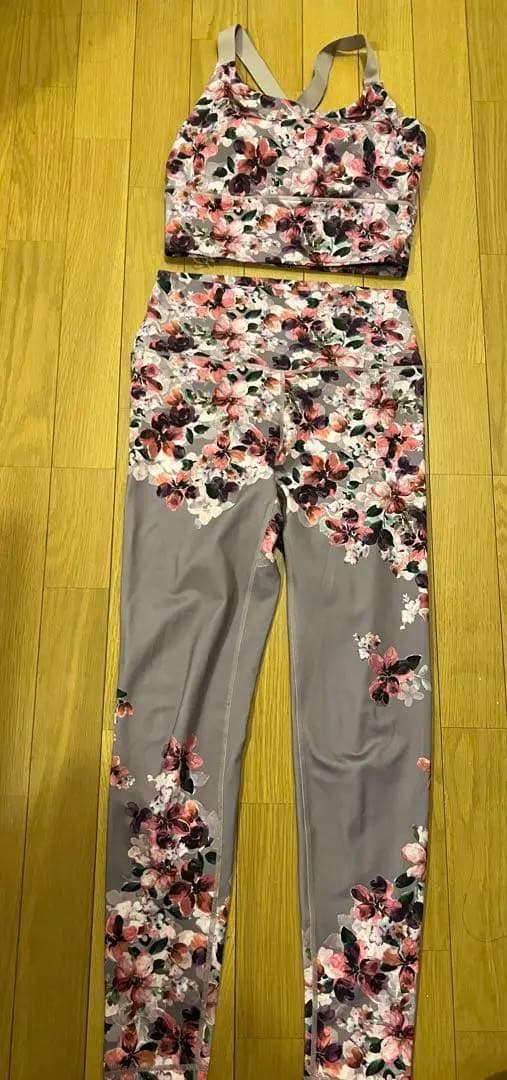 SUKALA フラワープリント ヨガウェアセット Mサイズ