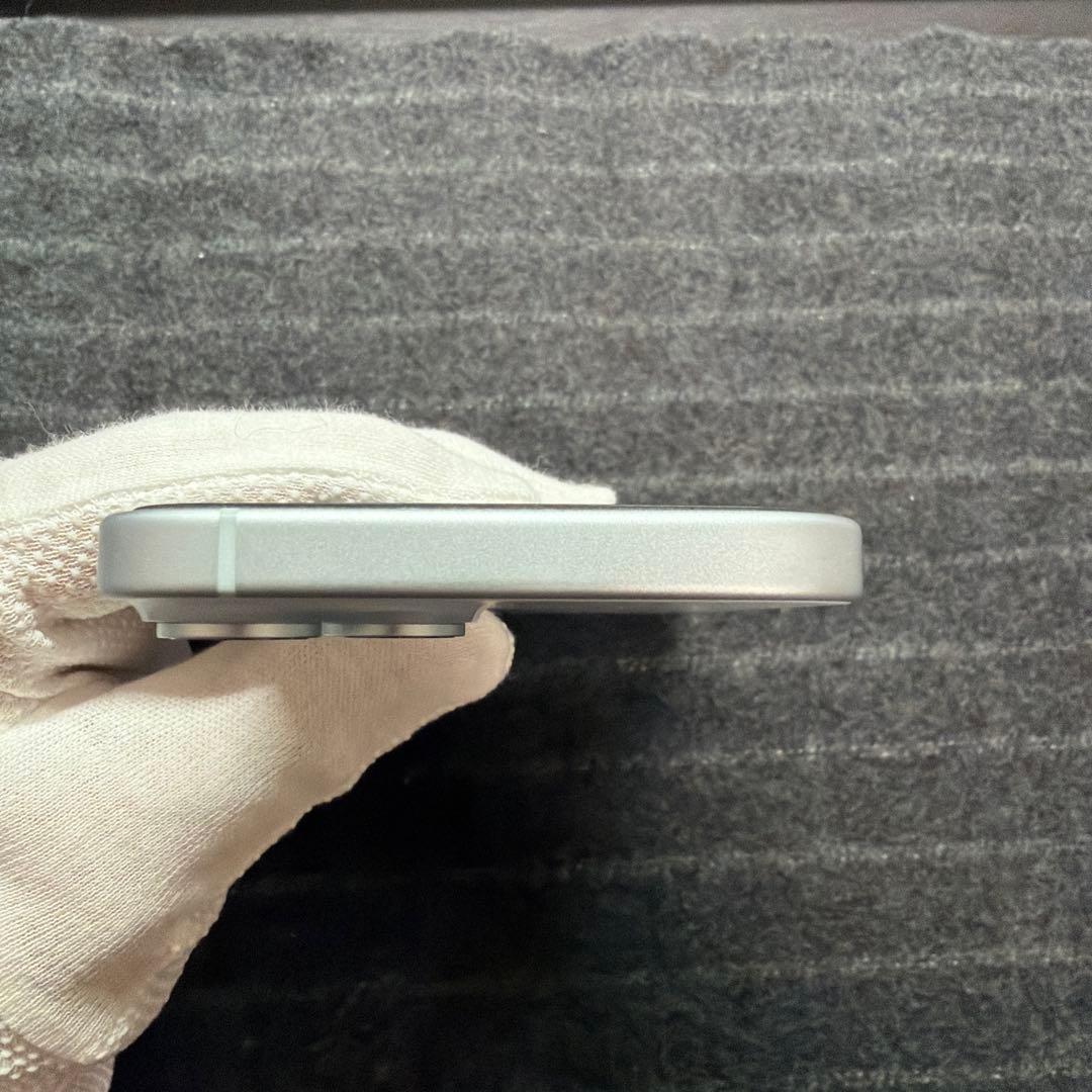 【美品】iPhone15 128GB ブルー（ホワイト） Appleストア購入品