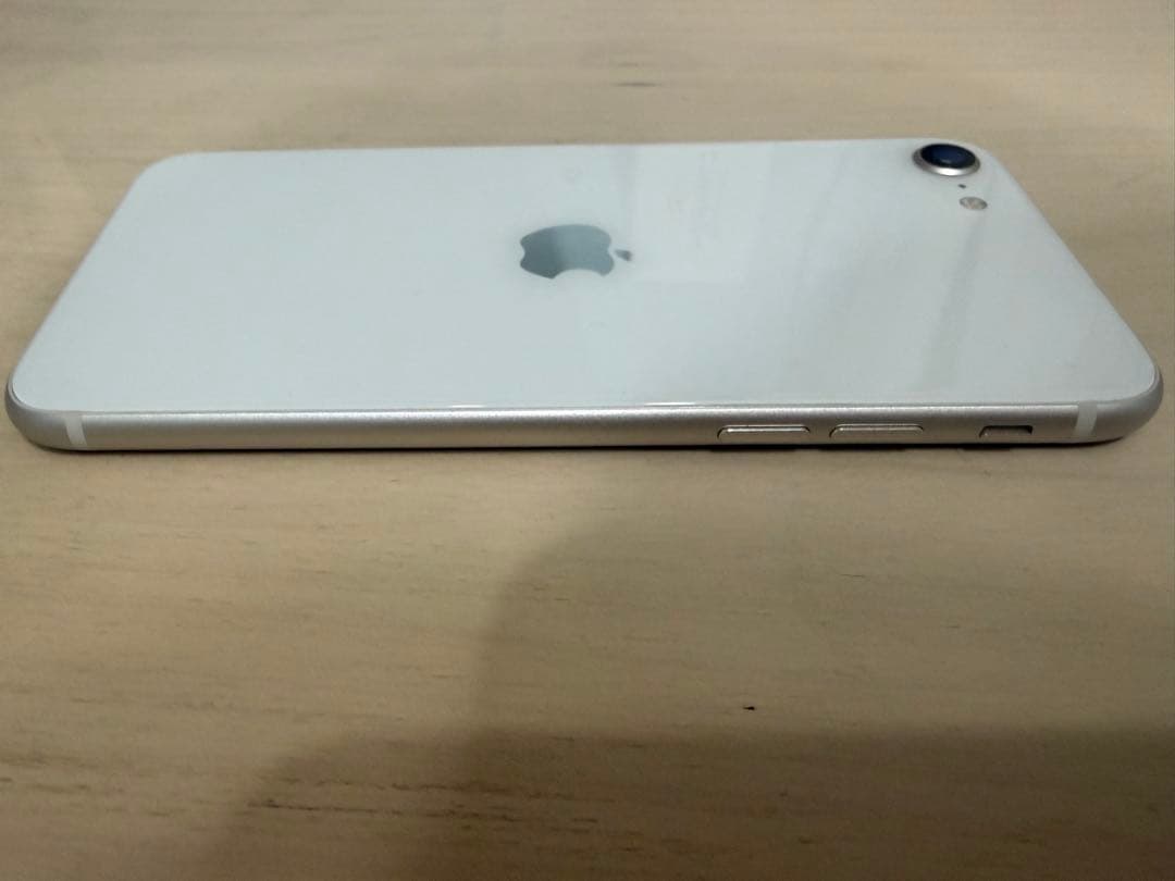 iPhone SE (第3世代) 64GB美品