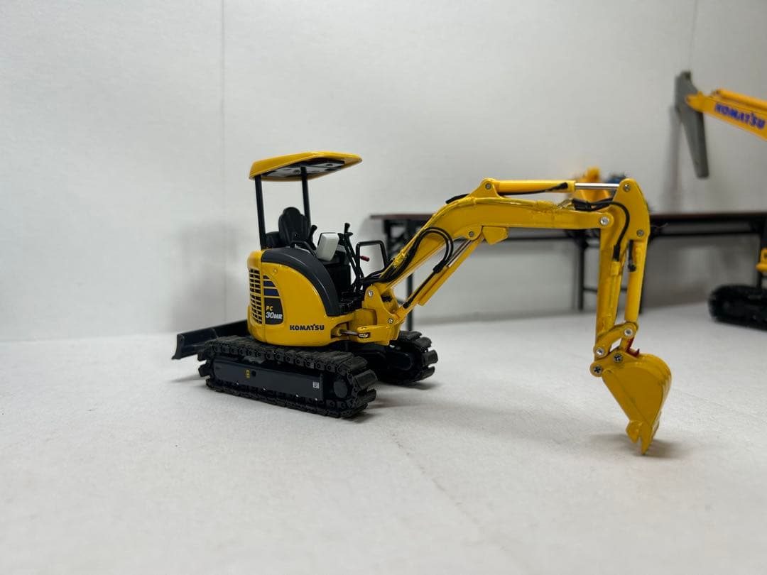 コマツpc30mr