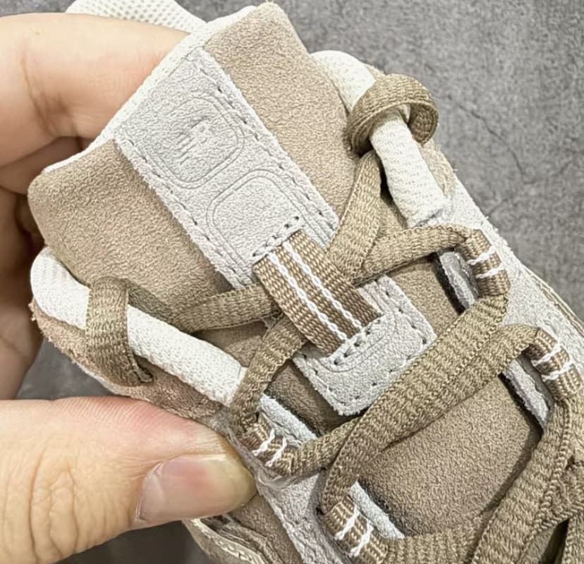 New Balance U204LMMAマッシュルーム／アリッドストーン