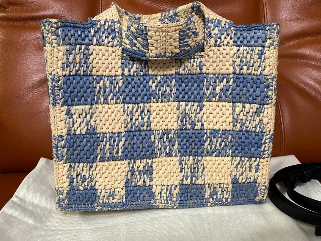 LOEWE♡2025SS新品フォントトートスモール