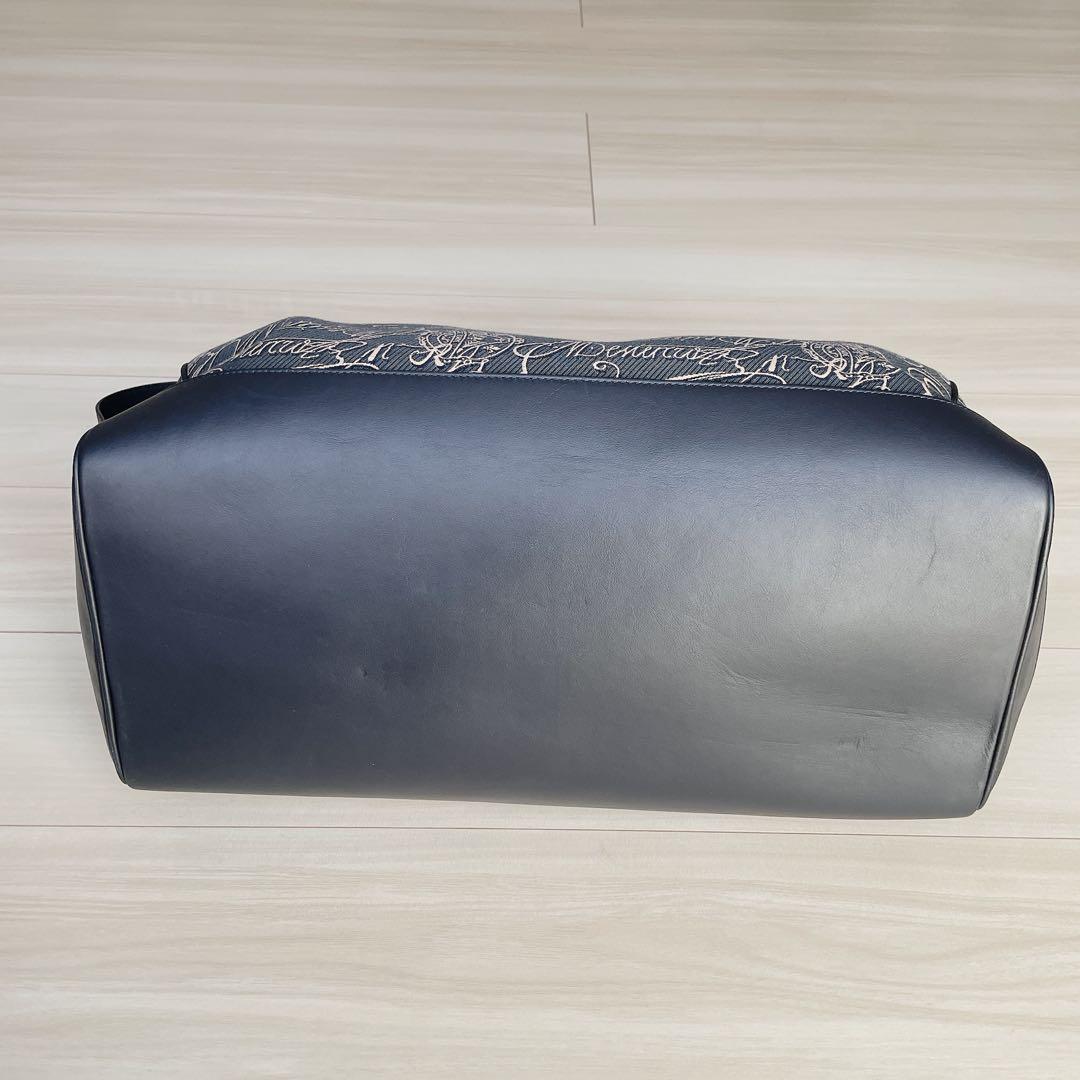 【ベルルッティ】スクリプトロゴプリント ボストンバッグ