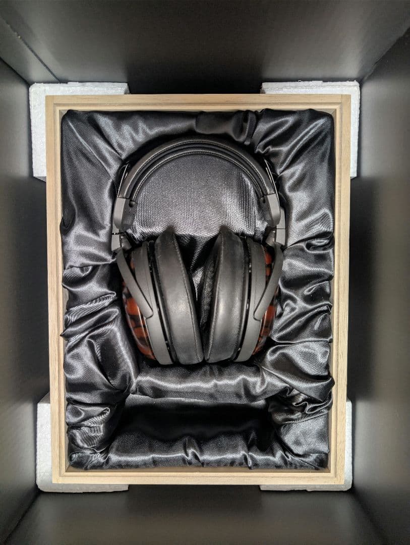 オーディオテクニカ　ATH-AWKT 密閉型ヘッドホン ★ほぼ未使用★