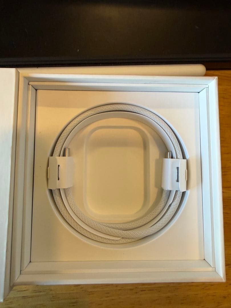 AirPods Pro (第2世代) 本体 MagSafe充電ケース付き