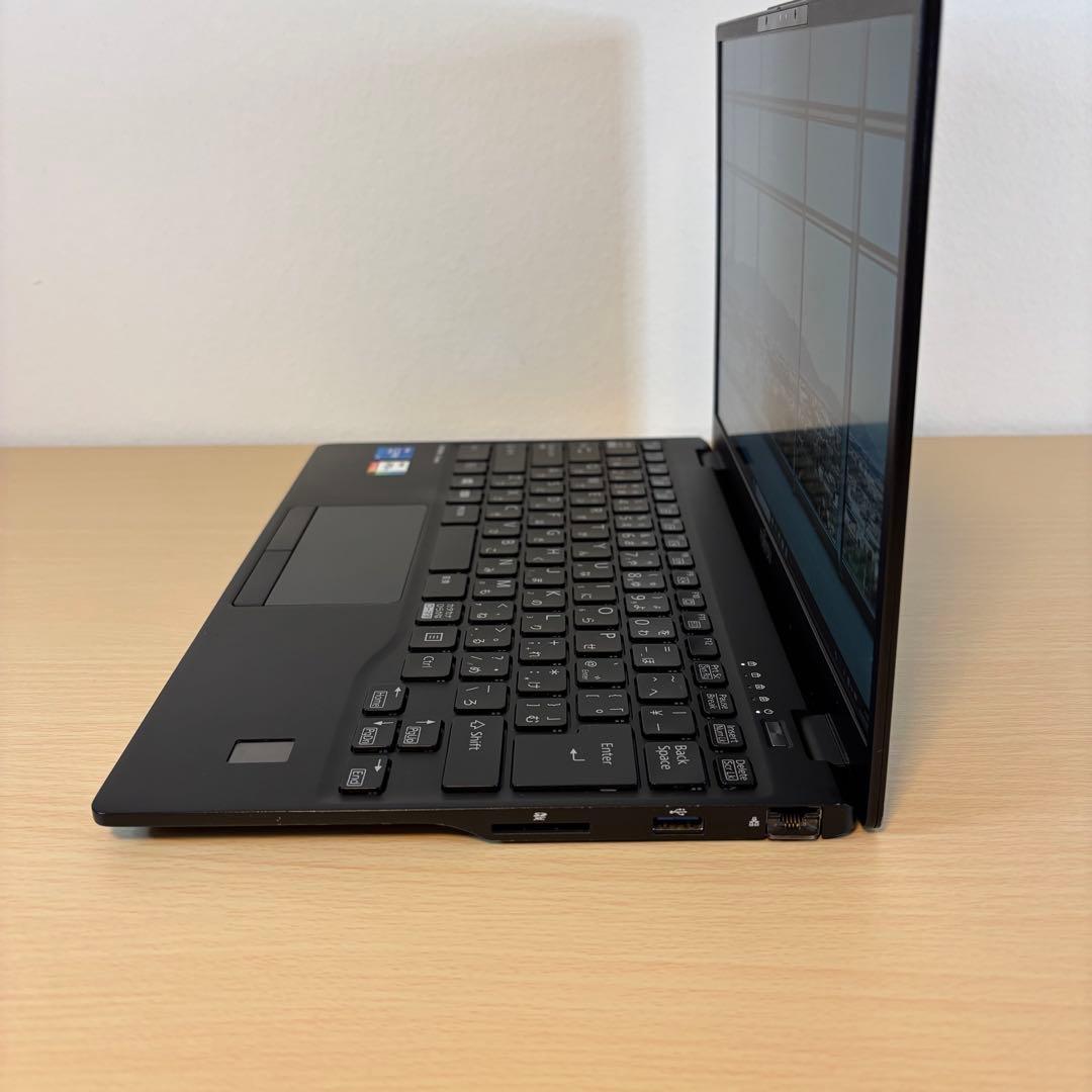 富士通 LIFEBOOK U9311 超軽量738g i5 SSD256GB