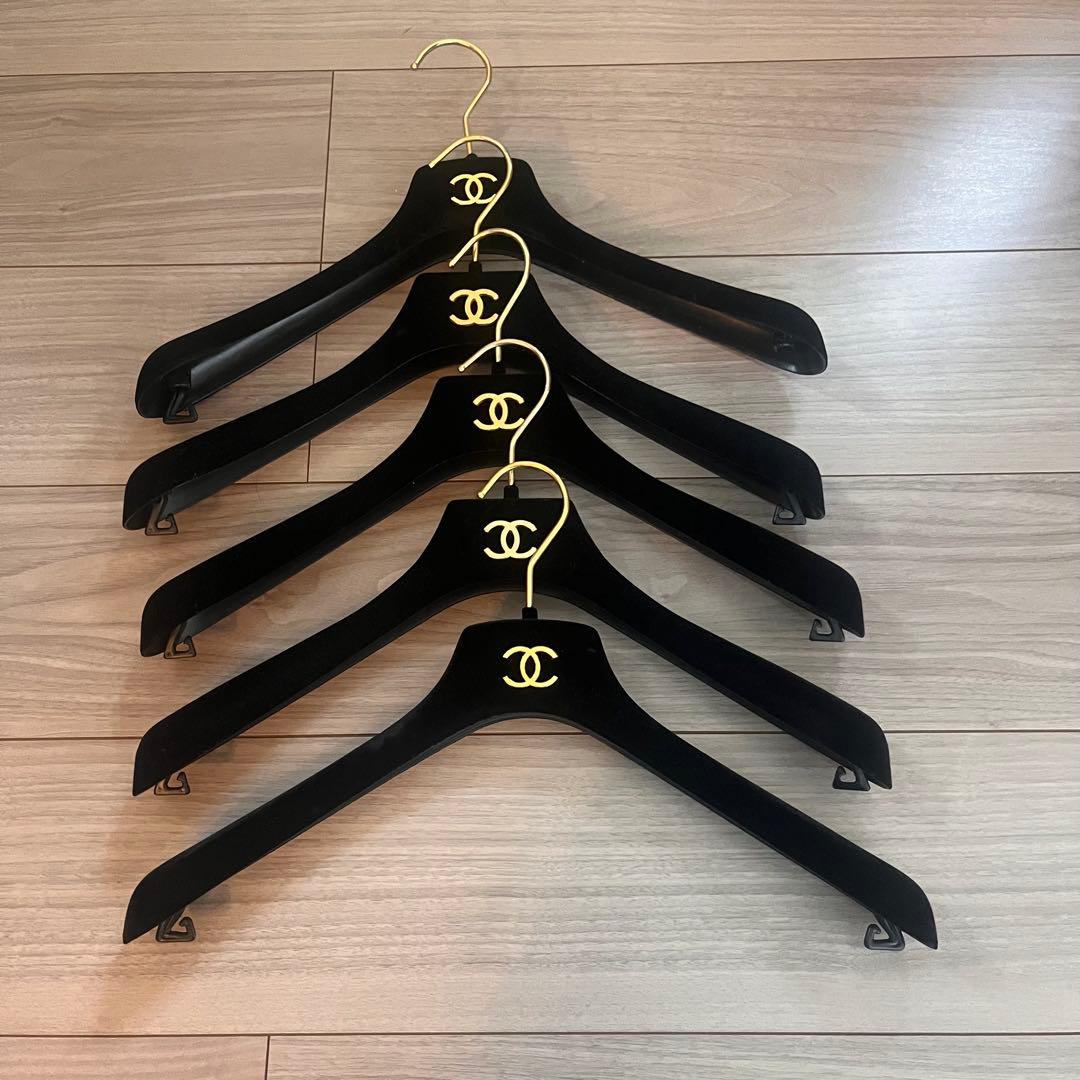 CHANEL ブラックハンガー 5本セット