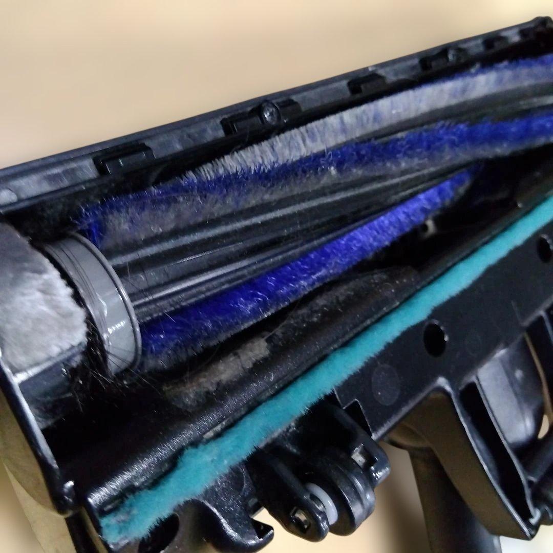 ①シャープ 軽量コードレススティッククリーナーEC-FR7充電器付き23年製