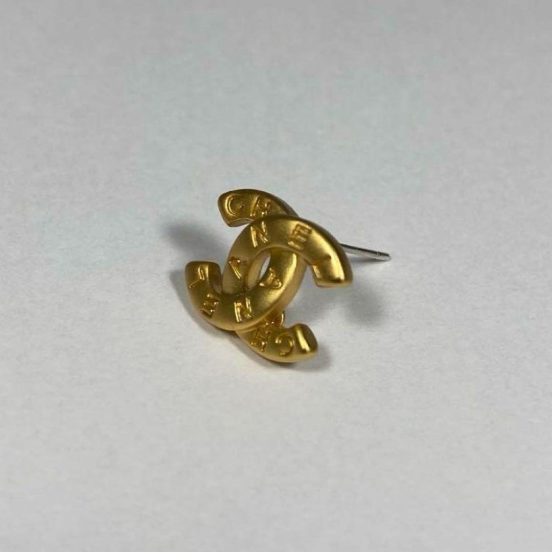 【人気商品】CHANEL シャネル ココマーク Cマーク ゴールド ピアス 片耳