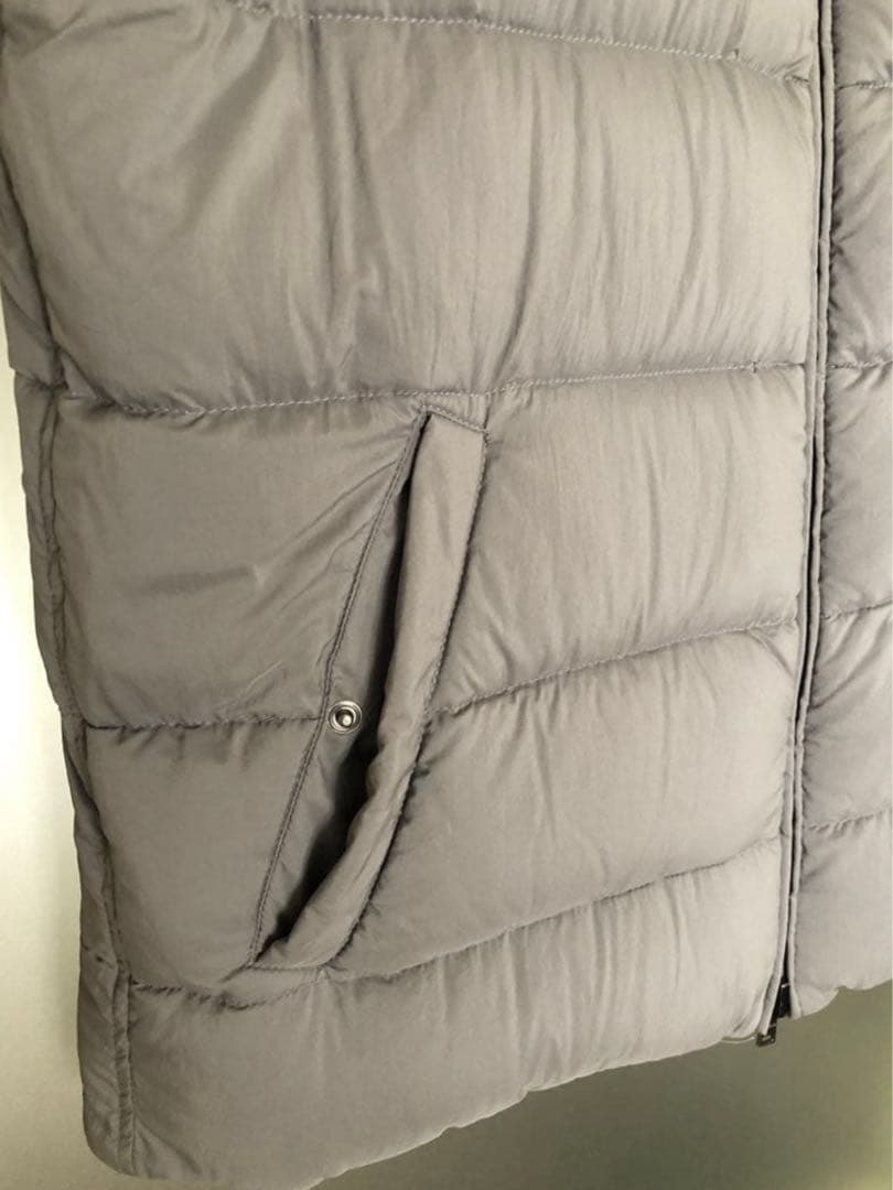 HERNO リバーシブルベストシルクカシミア (PIACENZA)未使用に近い