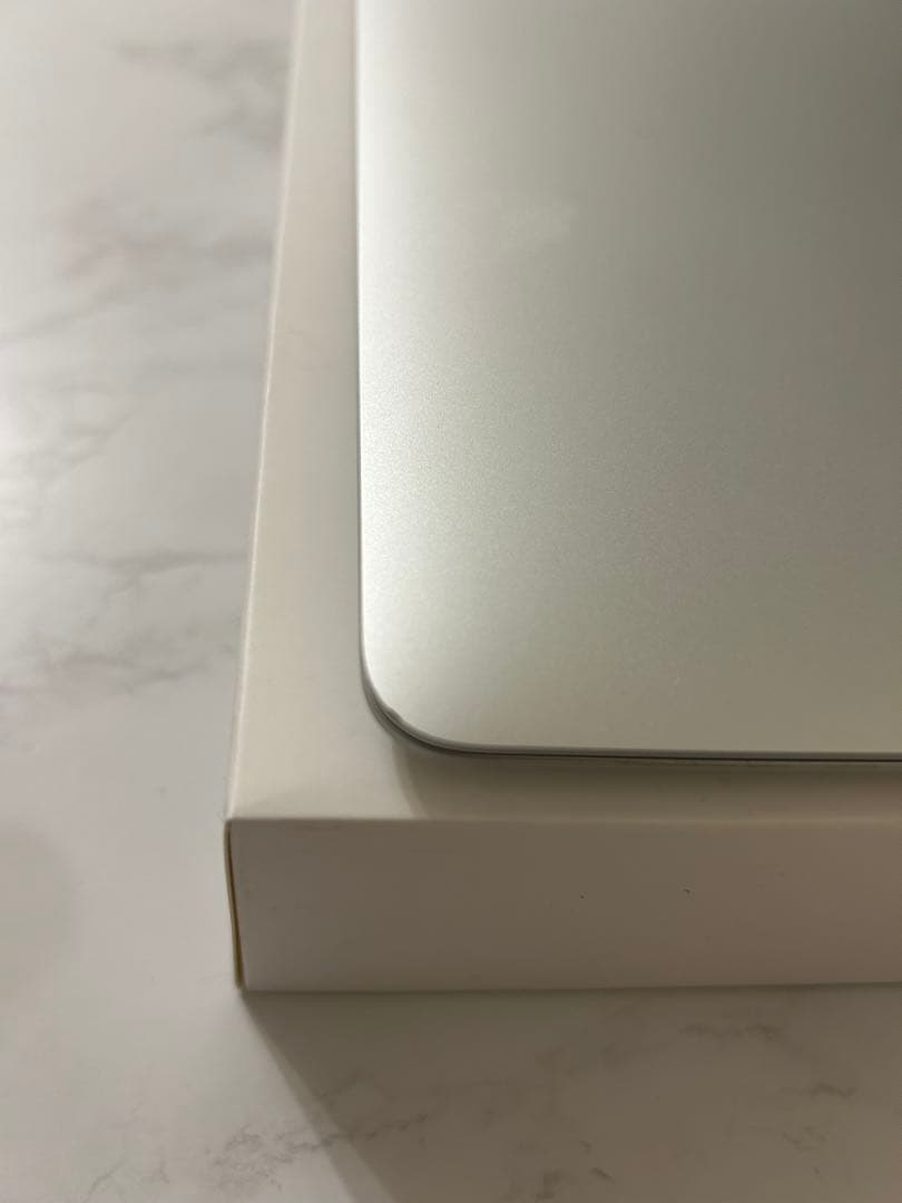 MacBook本体 MacBook Air M1 / 16GB / 512GB