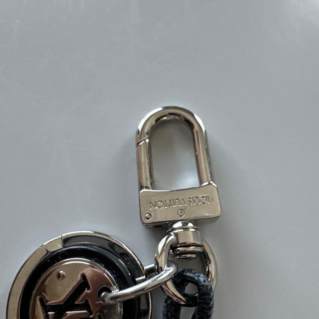 Louis Vuitton キーホルダー シルバー/ブラック