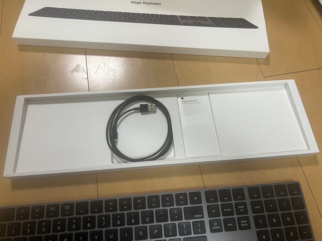 Apple Magic Keyboard US テンキー付き 黒
