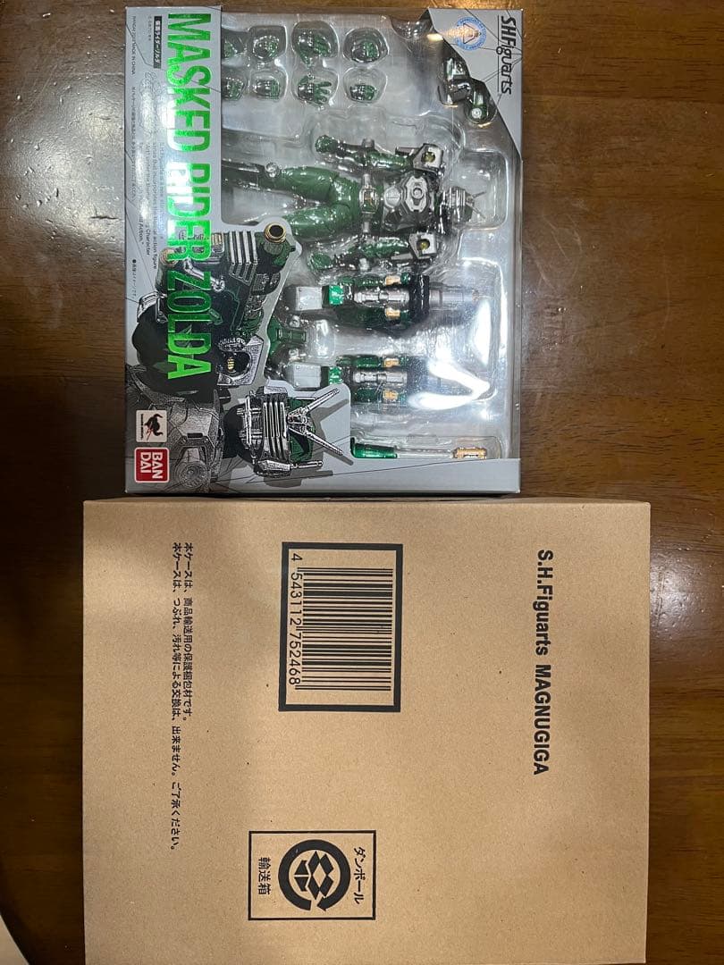 S.H.Figuarts 仮面ライダー ゾルダ & マグナギガ