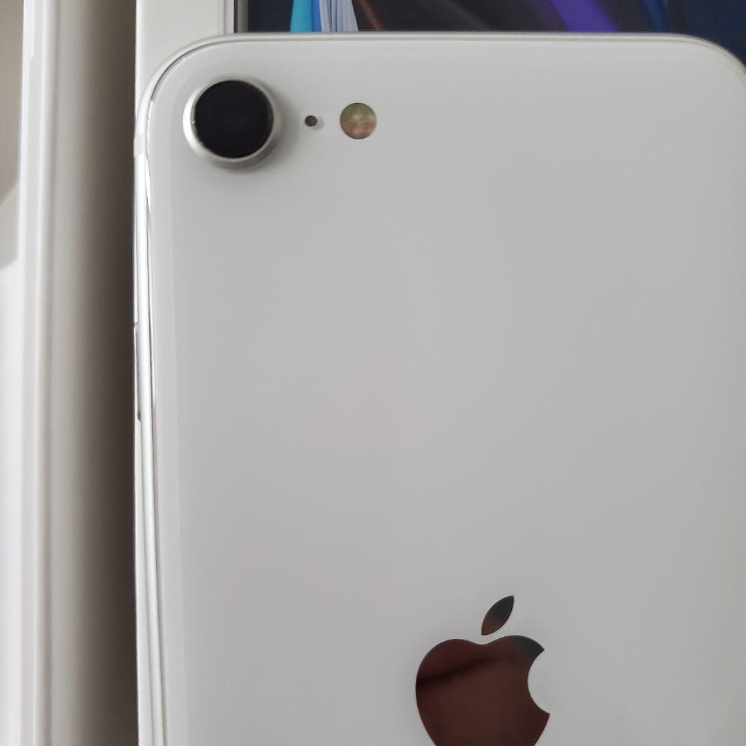 【美品】　 iPhone SE 第2世代 128GB ホワイト MXD12J／A
