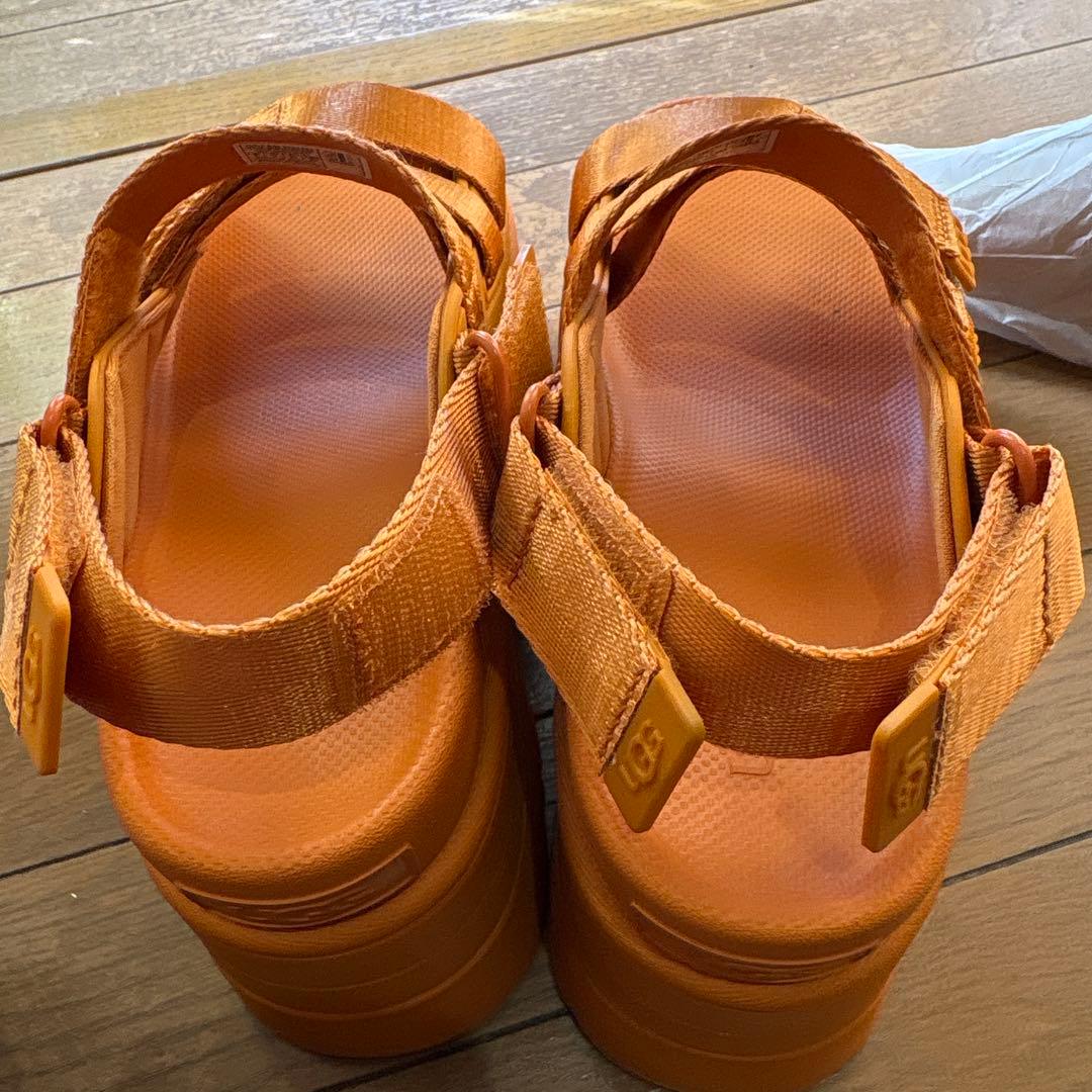 美品　UGG ゴールデンライズ　オレンジ　23cm