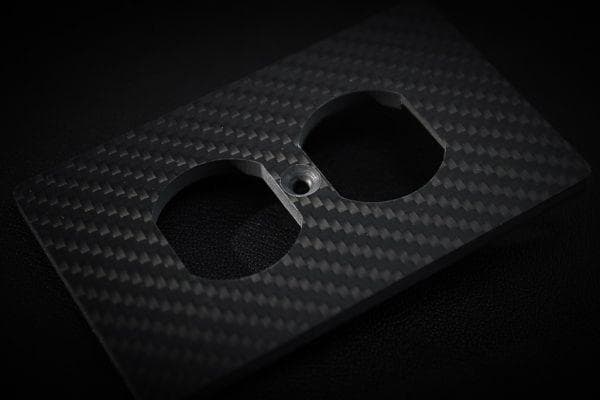 特注品 ドライカーボン製 高級 ハイエンド コンセント プレート C m2191
