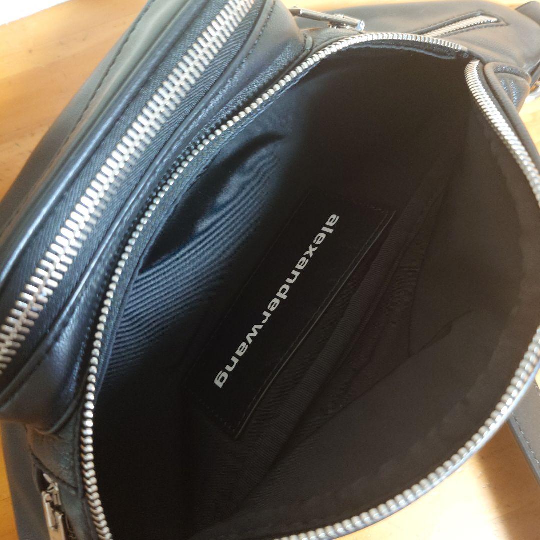 【alexanderwang】レザーボディバッグ