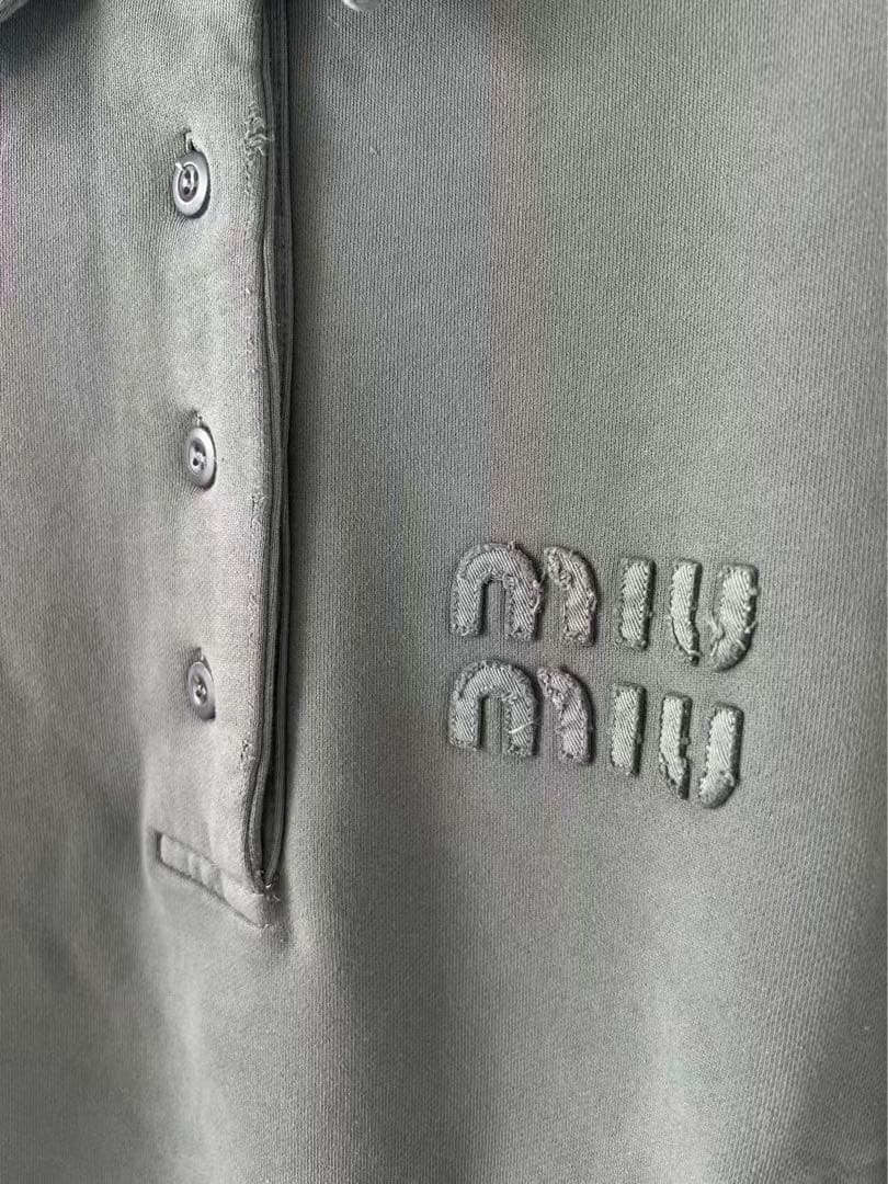 miu miu グレー ポロシャツ　新品同様