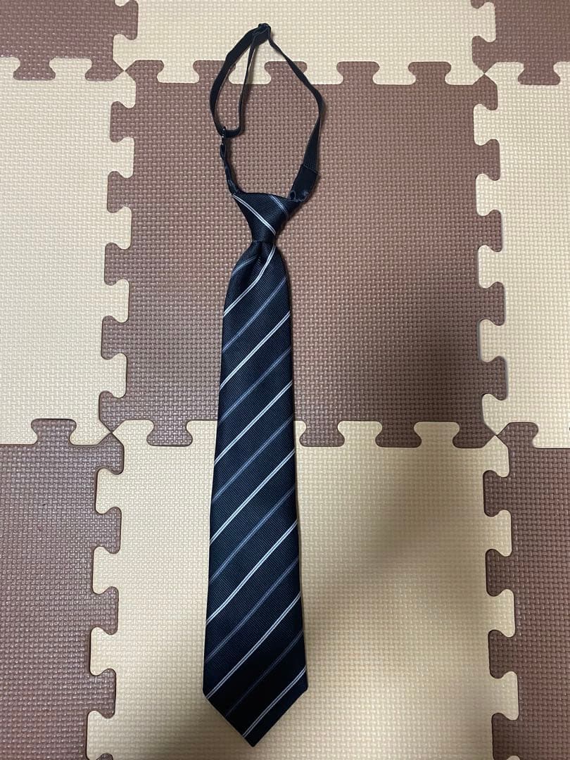 フォーマルスーツ 黒 サイズ160B ネクタイ付き