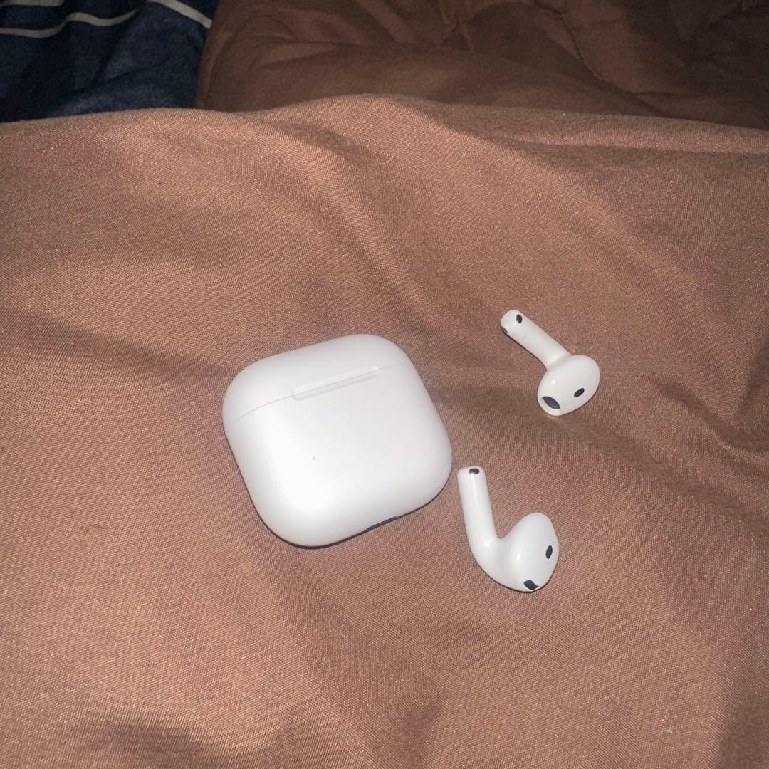 イヤホン Apple AirPods 4 New