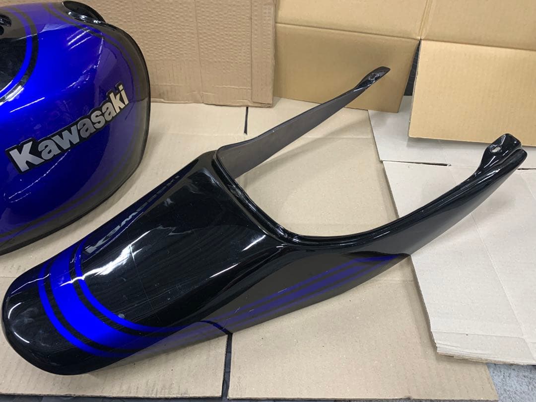 ゼファーx 社外外装 実働車外し 格安出品 タンク リアフェンダーセット