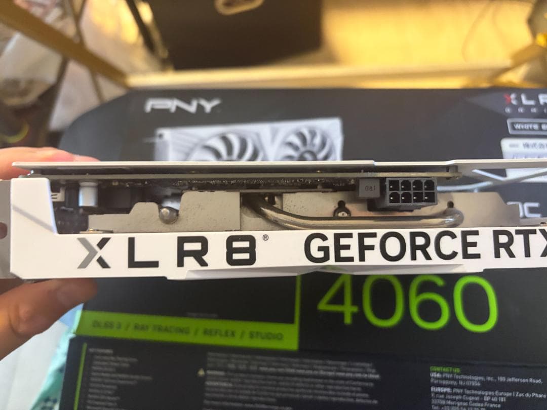 グラフィックボード・グラボ・ビデオカード pny rtx 4060 8gb white editon